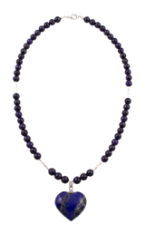Collana di sfere di lapislazzuli blu notte con pendente a cuore appeso a un occhiello d'argento