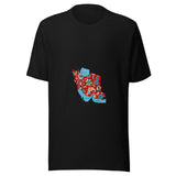 Maglietta unisex nera vista di fronte. Una sagoma iraniana accoglie grandi fiori e foglie su fondo rosso; tre superfici turchesi portano i nomi del Caspio, del Golfo Persico e del Golfo di Oman. Mockup del capo completo.