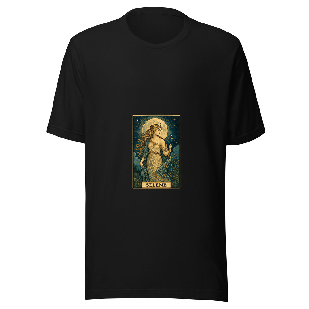 Maglietta unisex nera vista di fronte. Una donna con corona a crescente tiene un bastone lunare, davanti a un disco dorato e raggi. Mockup del capo completo.