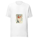 Maglietta unisex bianca vista di fronte. Clara e il principe danzano fra alberi carichi di neve, lei in abito chiaro e lui in uniforme rossa. Mockup del capo completo.
