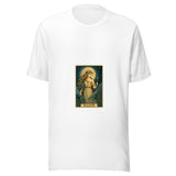 Maglietta unisex bianca vista di fronte. Una donna con corona a crescente tiene un bastone lunare, davanti a un disco dorato e raggi. Mockup del capo completo.