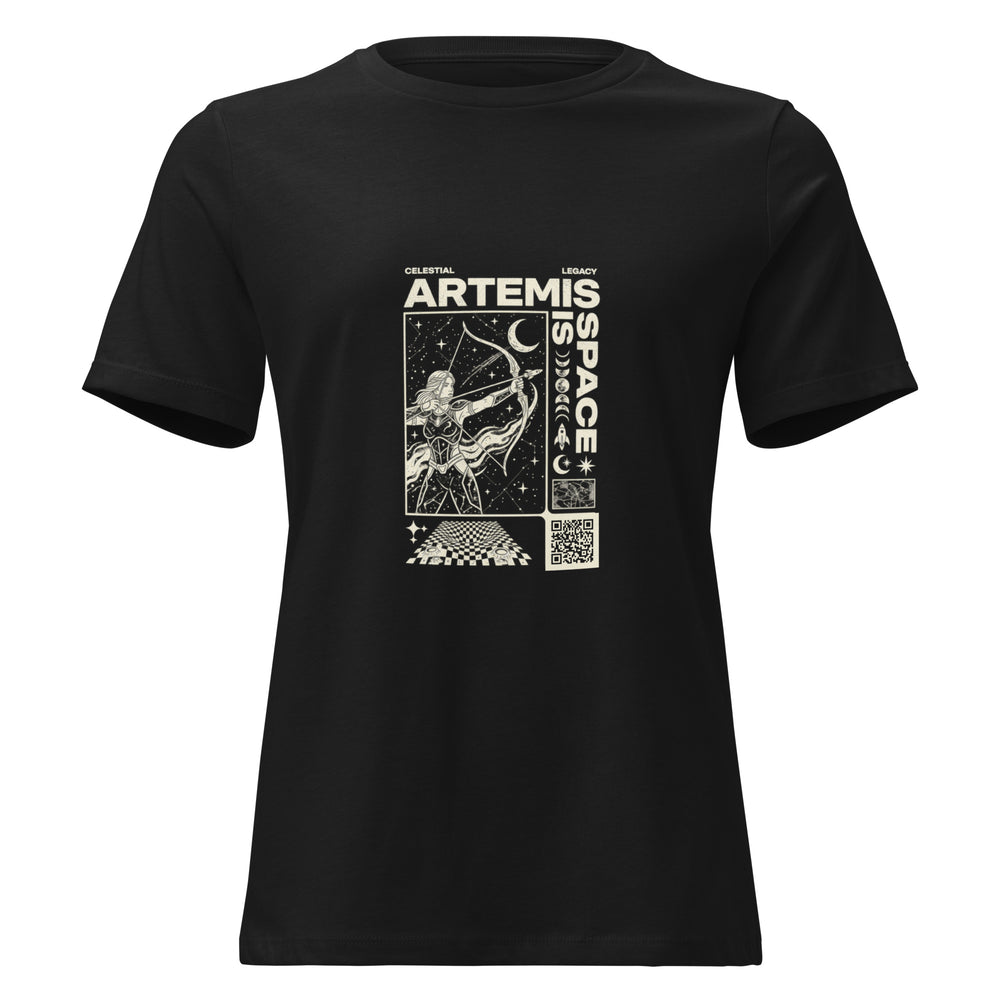 T-shirt donna morbida nera vista di fronte, con Artemide arciera, stelle, luna, scritte color avorio e QR